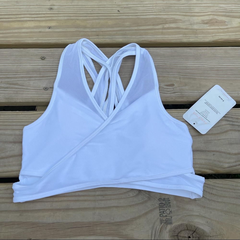 NWT Fabletics Faye sports bra